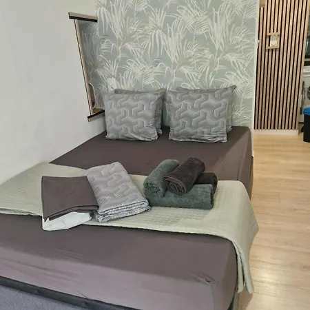 Air-conditioned 4-seater New Appartement Millau