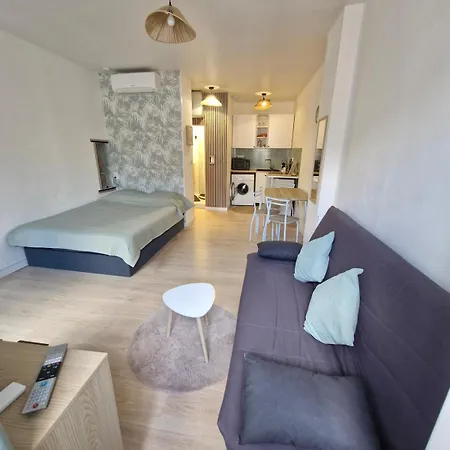 Air-conditioned 4-seater New Appartement Millau